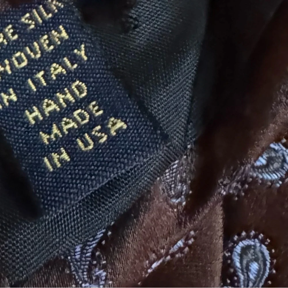 🌿END of SEASON SALE🌿BROOKS BROTHERS Dark Brown Tie with Paisley Design